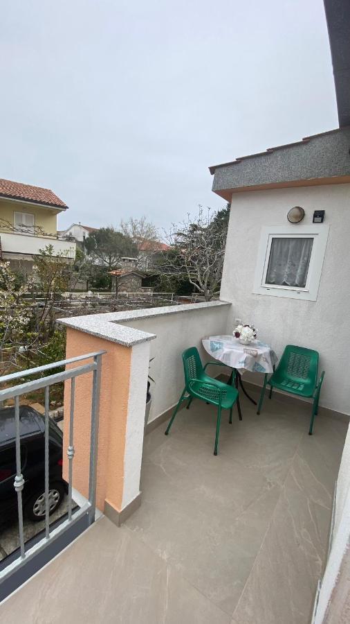 Guest House Tonica Krk Town Eksteriør bilde