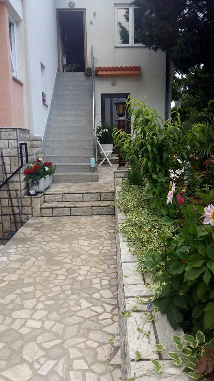 Guest House Tonica Krk Town Eksteriør bilde